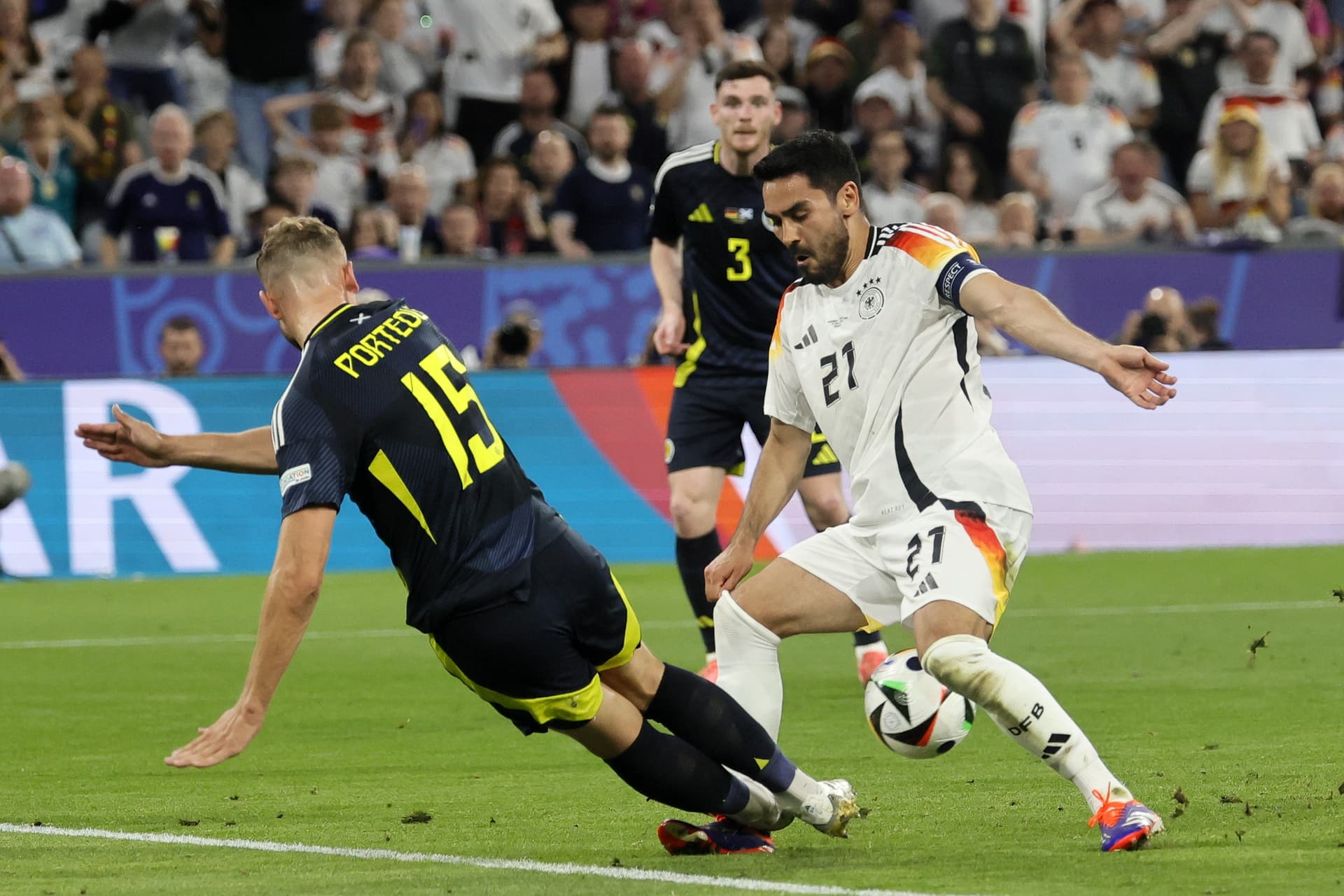 scotland-tackles-ilkay-gundogan-germany-909526015